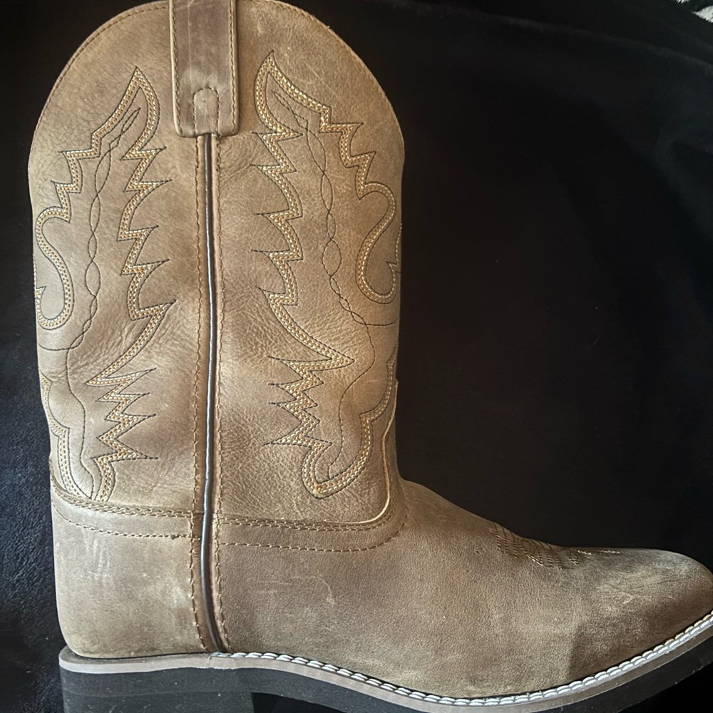 Women’s cowboy boots